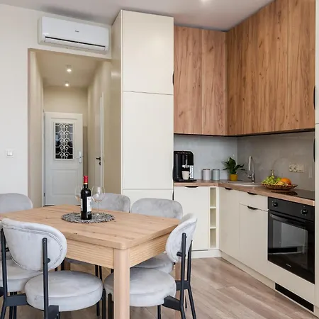 Apartment Basztowa By Vsi *